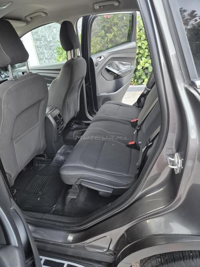 Ford kuga  ..