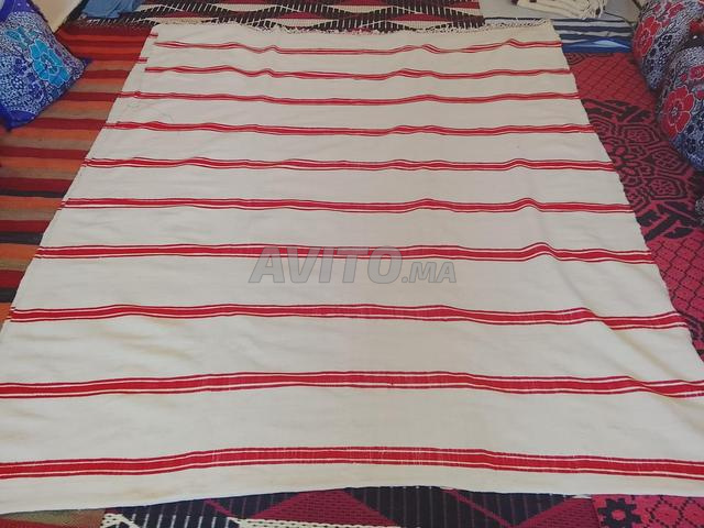 Tapis rare blanc et rouge - 2
