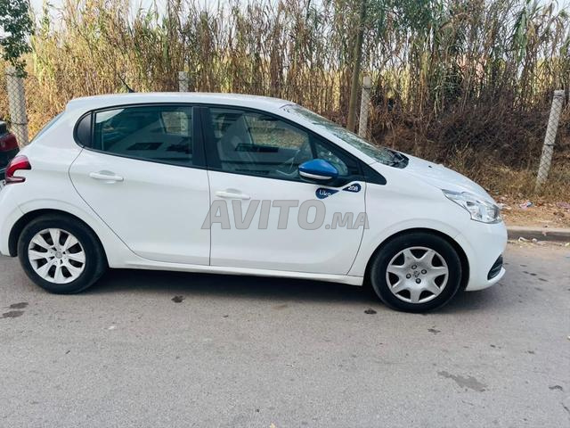 Peugeot 208 - 2