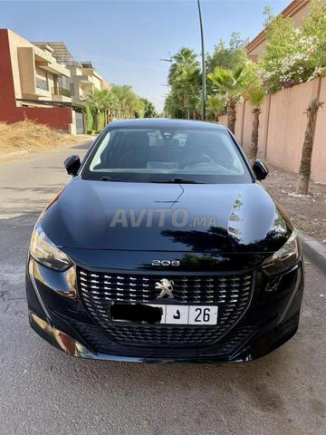 Peugeot 208 diesel 2022 première main - 2