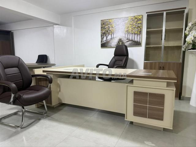 Bureaux importés aux designs modernes - 2