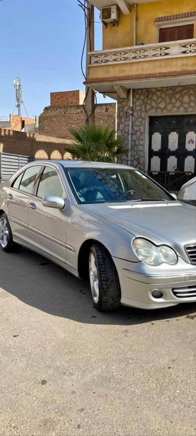 mercedes 220 diwan 2010