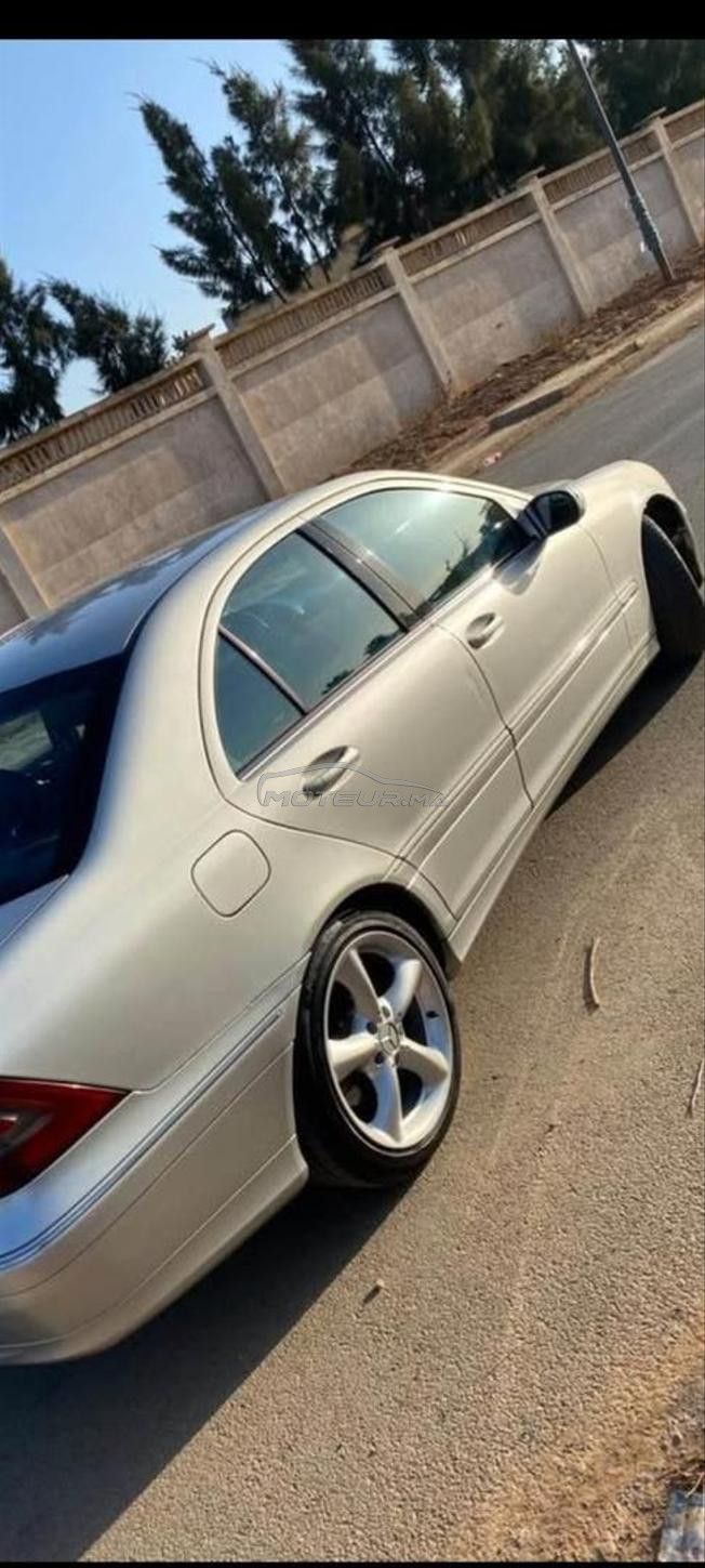 mercedes 220 diwan 2010