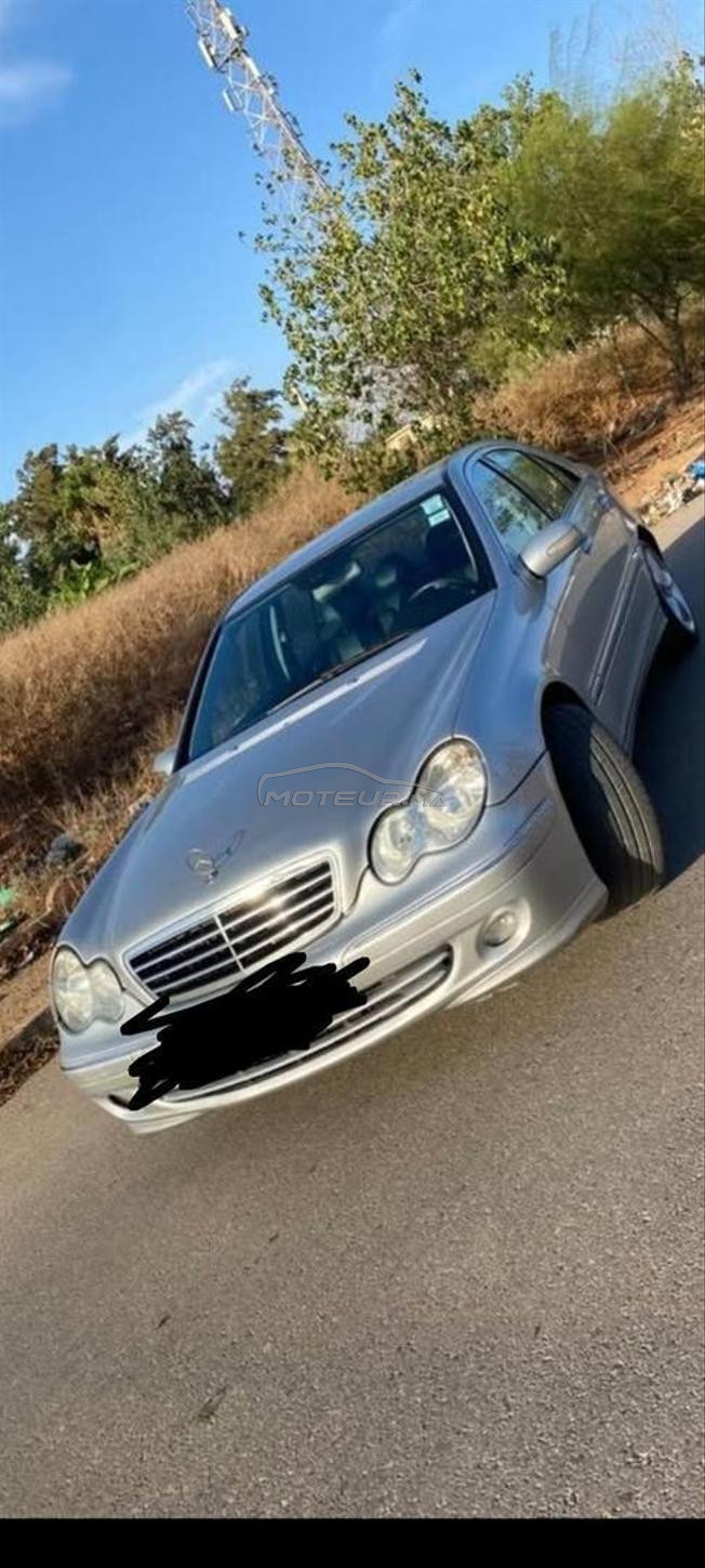mercedes 220 diwan 2010