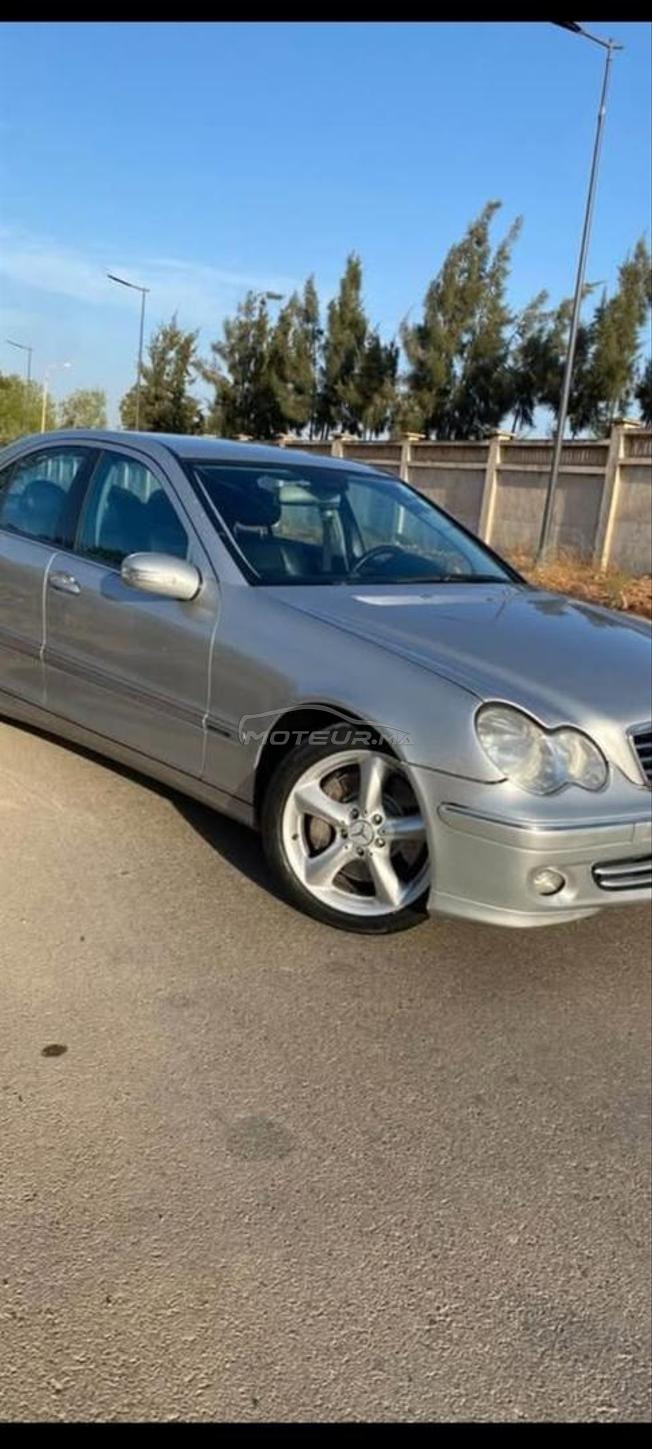 mercedes 220 diwan 2010