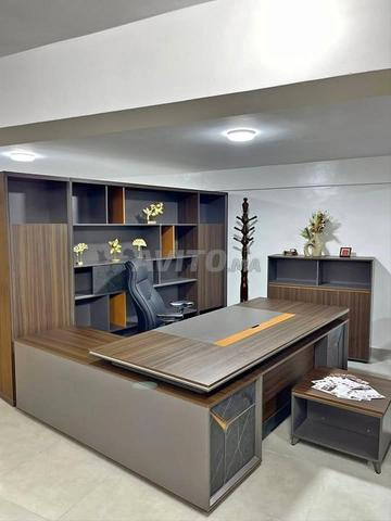 Bureau élégant, présence plus forte qualité dans les détails - 2