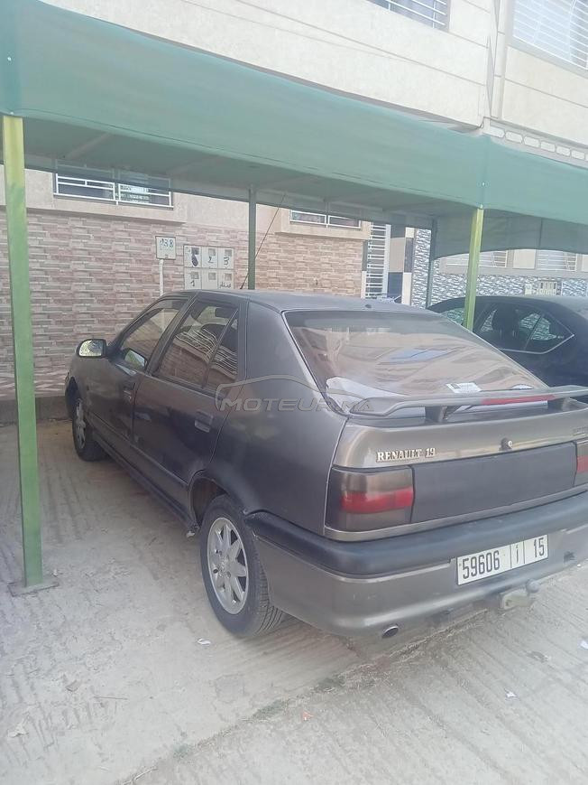 Renault 19