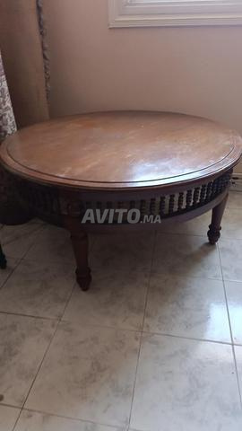 Table en bois de bonne qualité - 2