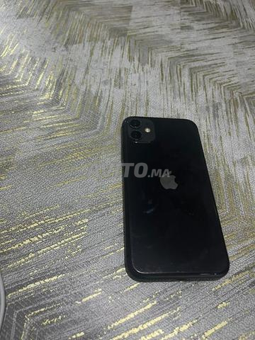 iPhone 11 presque neuf - 2