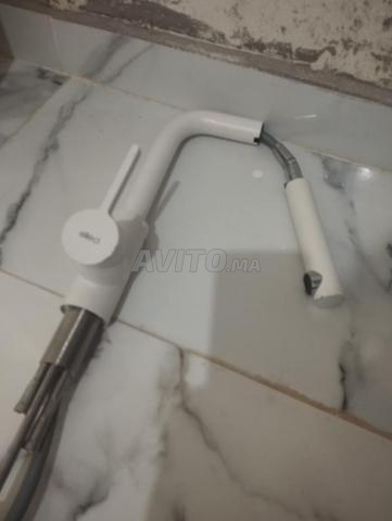 خلاط حوض مطبخ جديد للبيع.