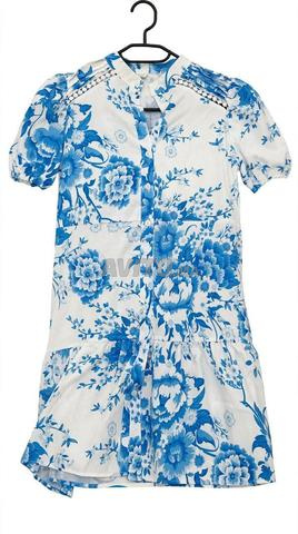 Robe chemise Bershka fleurie bleue et blanche - 2