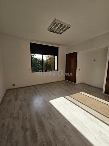 Superbe Villa avec Grand Jardin à Louer – Souissi - 2