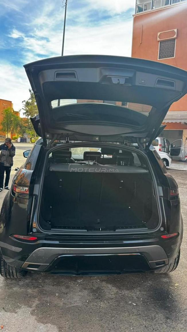Porsche Macan Essence Automatique 2023 à Marrakech