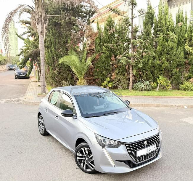 Peugeot 208 Diesel Manuelle 2023 à Casablanca
