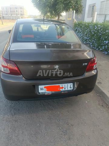 La voiture est en très bon état - 2
