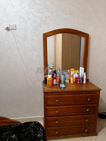 Grande chambre à coucher à vendre et négociable - 2
