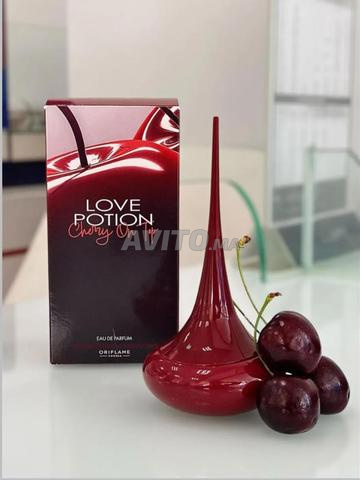 ماء عطر لوف بوشن كرز على القمة - 2