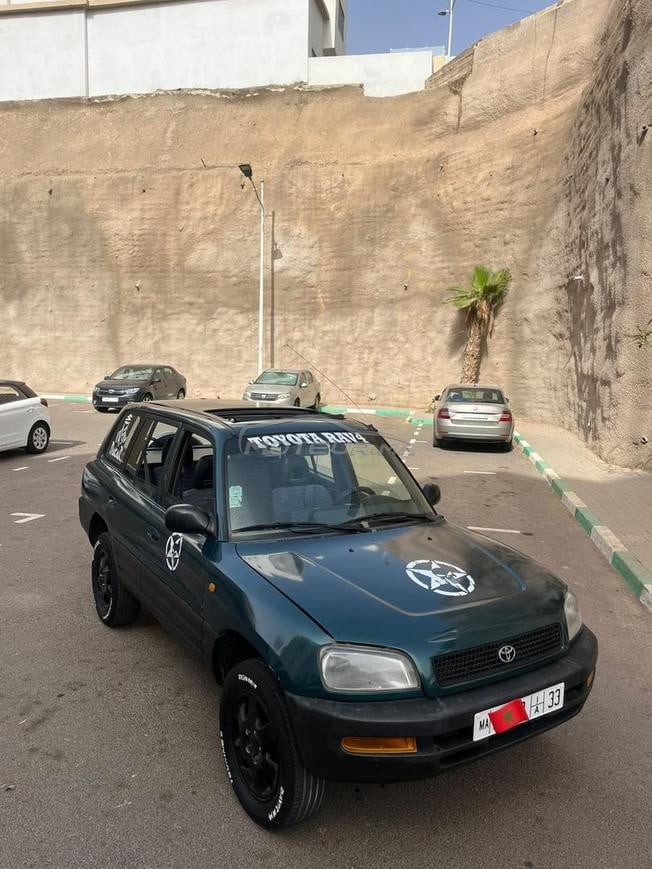 Toyota RAV-4 Essence Manuelle 1997 à Agadir