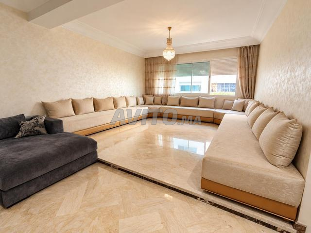 Appartement Luxueux à Louer - 3 Chambres - 153 m² - 2