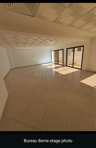Bureau 91 m2, 8ème étage