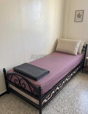 2 lits pour enfants avec matelas