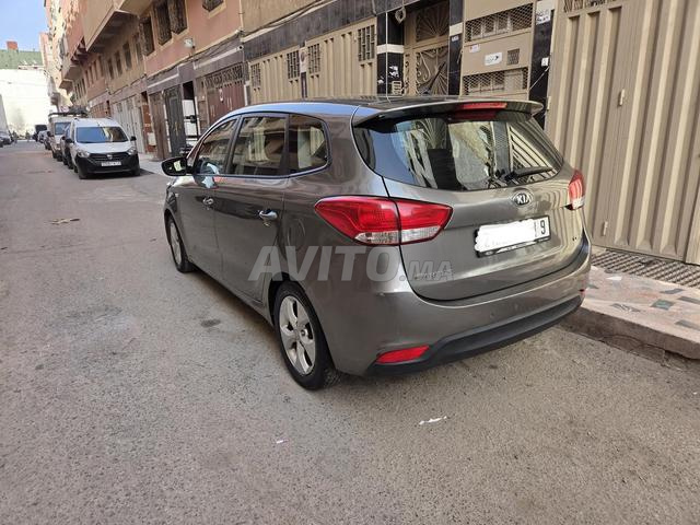 Kia Carens Diesel Manuelle 2015 à Casablanca - 2