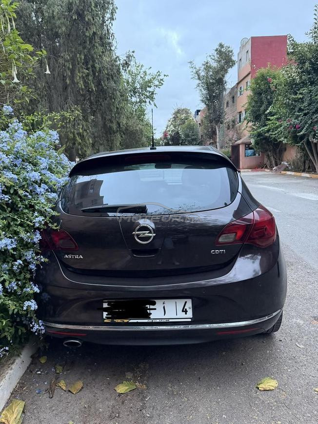 Opel Astra Diesel Automatique 2014 à Khouribga