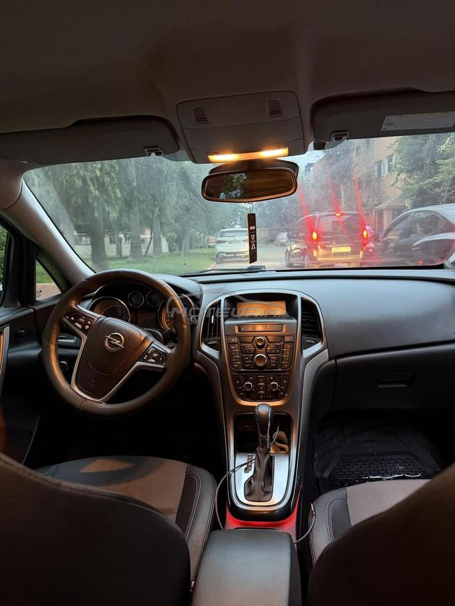 Opel Astra Diesel Automatique 2014 à Khouribga