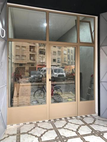 Façade de magasin restante neuve - 2