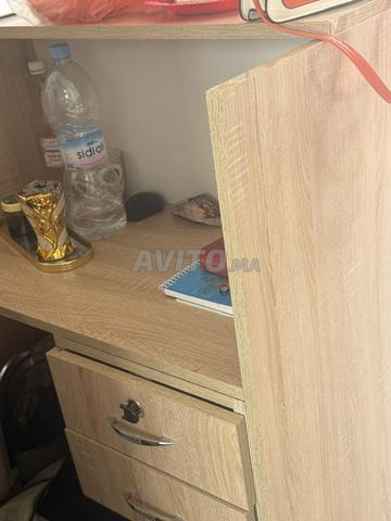 Bureau pratique et petit - 2