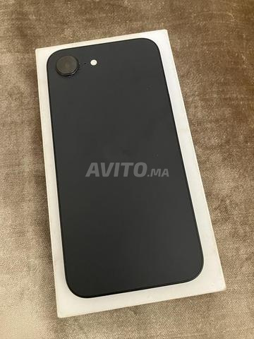 iPhone 16e 128 Go - 2