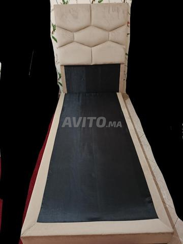 Moustiquaire et table d'appoint - 2