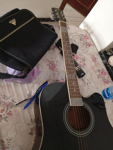 Guitare professionnelle à vendre - 2