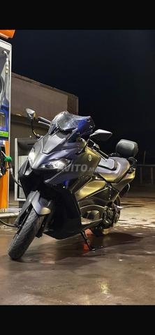 TMAX 560 FULL BLACK - 2