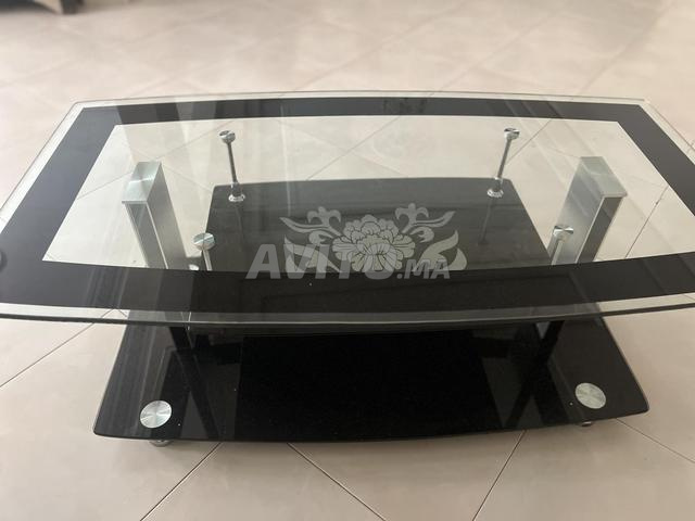 Table de salon en verre noir – Élégante et moderne
