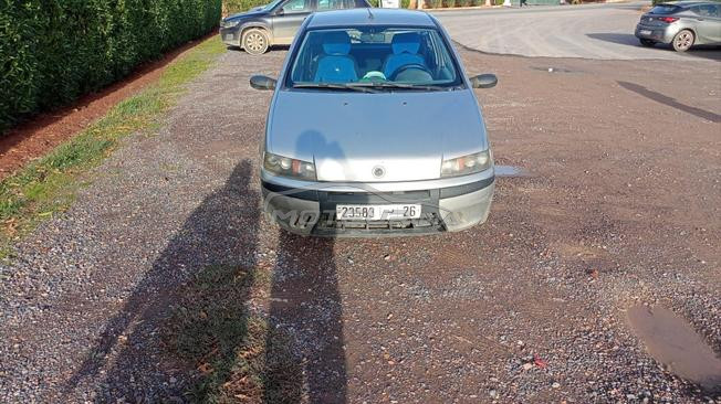 voiture punto à vendre سيارة للبيع