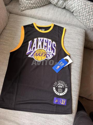 Tenue basket neuve vient des USA 450dh chacune - 2