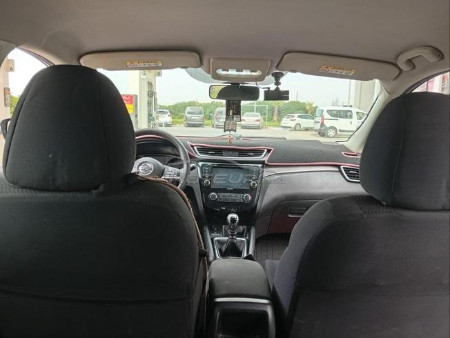 voiture Nissan qashqai très bon état 