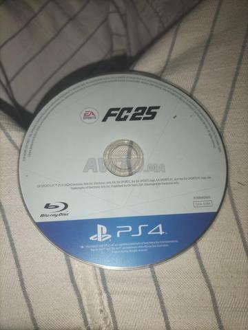 CD FIFA 25 ULTIMATE TEAM Prix 300 à négocier