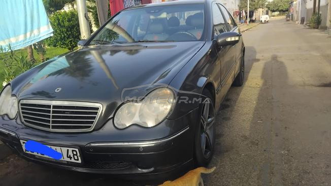 مرسيدس  220 موديل 2002 للبيع في حالة جيدة 