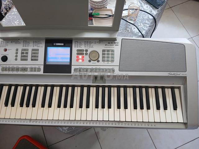 Piano Yamaha DGX305 - 2