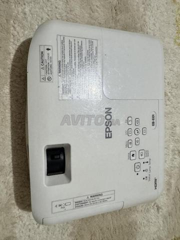 Projecteur Epson EB-E01 - 2