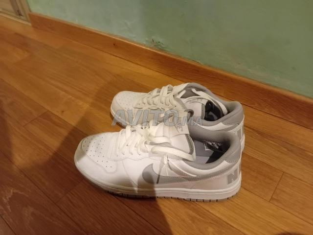 Chaussures Nike 700dh prix négociable