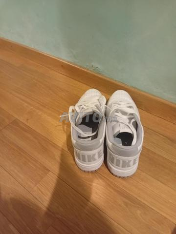 Chaussures Nike 700dh prix négociable - 2