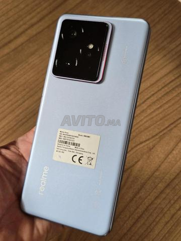 Realme GT 7 5G 12Go/256Go/50Mpx très neuf - 2