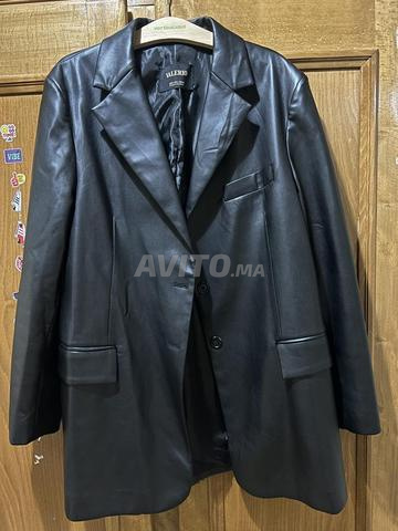 جاكيت أسود للبيع مقاس L/XL - 2
