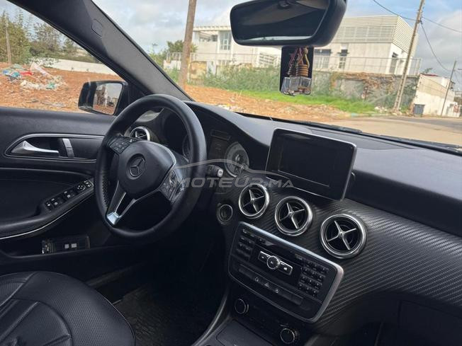 mercedes 200 très bonne voiture
