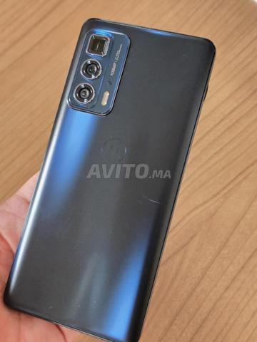 Motorola Edge 20 Pro 12Go/256Go/108Mpx très neuf - 2