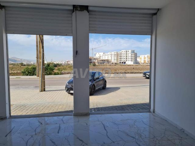 Local 90m2 face River - 2