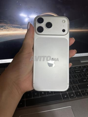 iPhone 17 Pro Max 512Go état 98 plus câble - 2